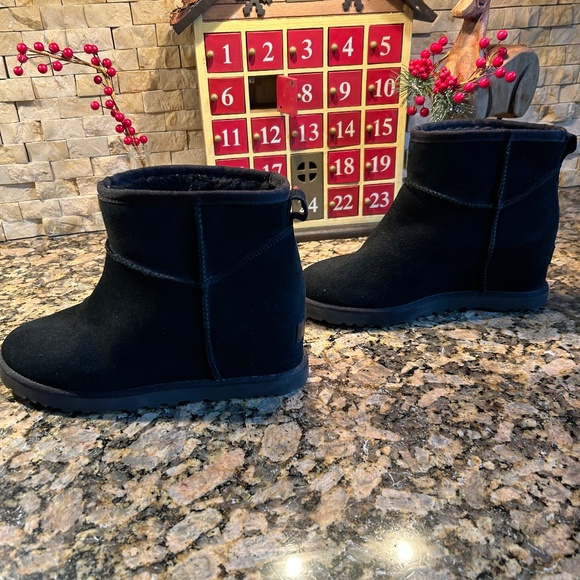Ugg wedge boots - Picture 10 of 11